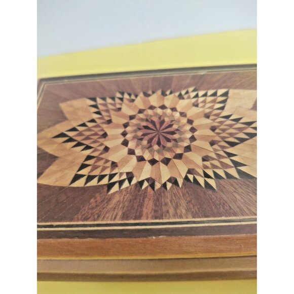 VINTAGE Wooden Decorative Box Inlaid jewelry box felt insert 6.5" x 4.75" - Picture 15 of 15